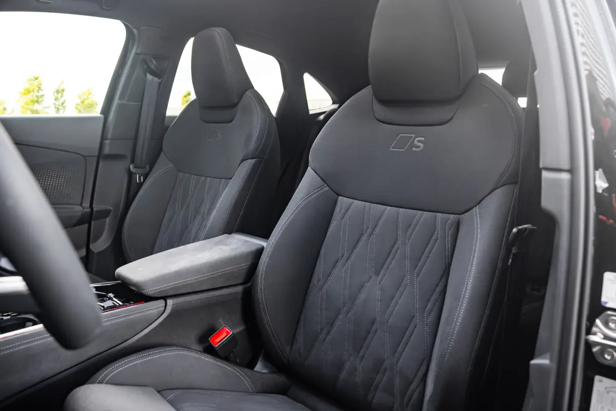 1.5 e-hybrid S edition | Panoramadak | Tech Pro | | Cruise control adaptief | Elektrisch glazen panorama-dak | Extra getint glas