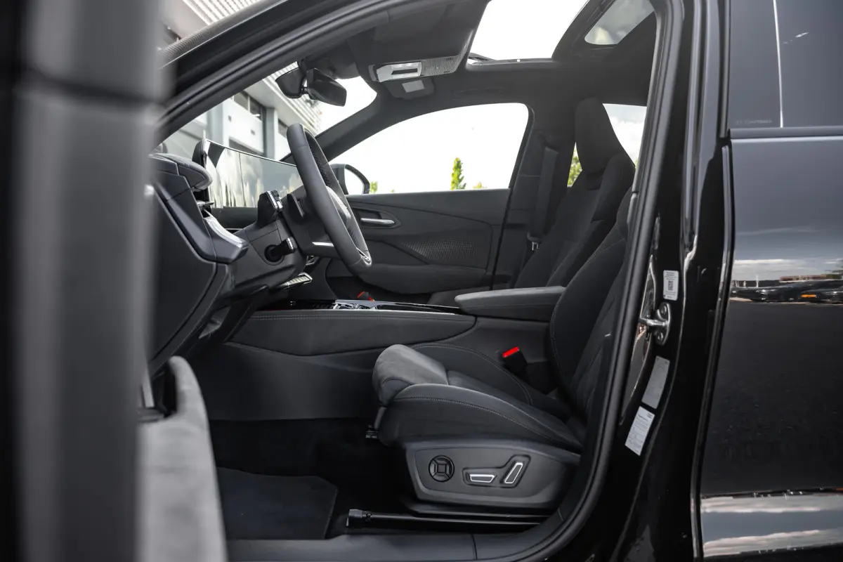 1.5 e-hybrid S edition | Panoramadak | Tech Pro | | Cruise control adaptief | Elektrisch glazen panorama-dak | Extra getint glas