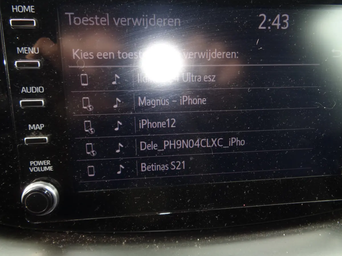 1.0 VVT-i MT Play Ecc, PDC, Camera, Stoelverwarming, LM velgen