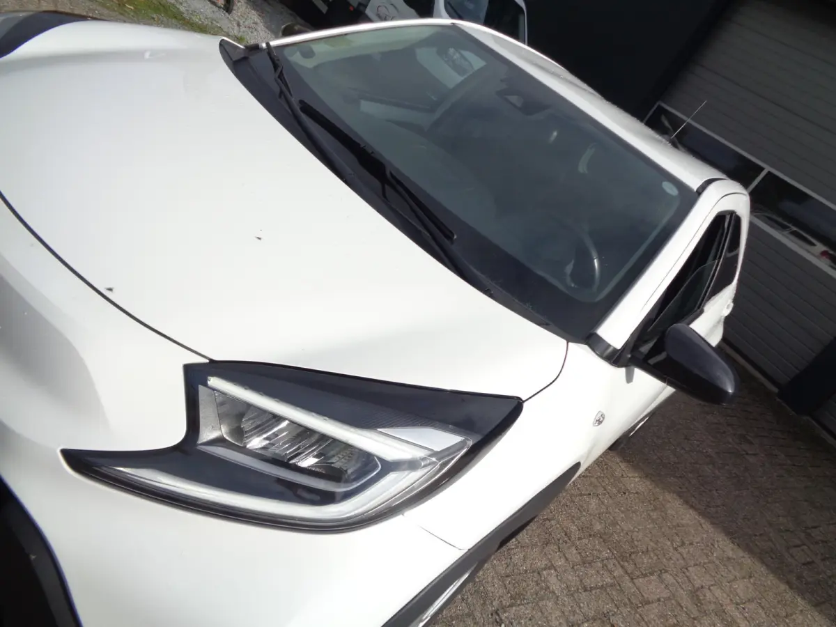 1.0 VVT-i MT Play Ecc, PDC, Camera, Stoelverwarming, LM velgen