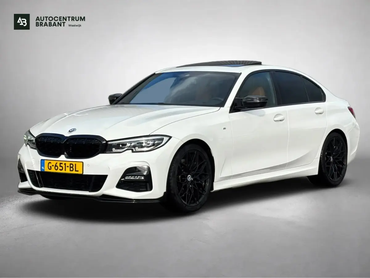 330i High Executive Edition M-sport (NL-auto, Dealer OndH, Panorama, Navi, StoelV, Stuur VerW, Etc)