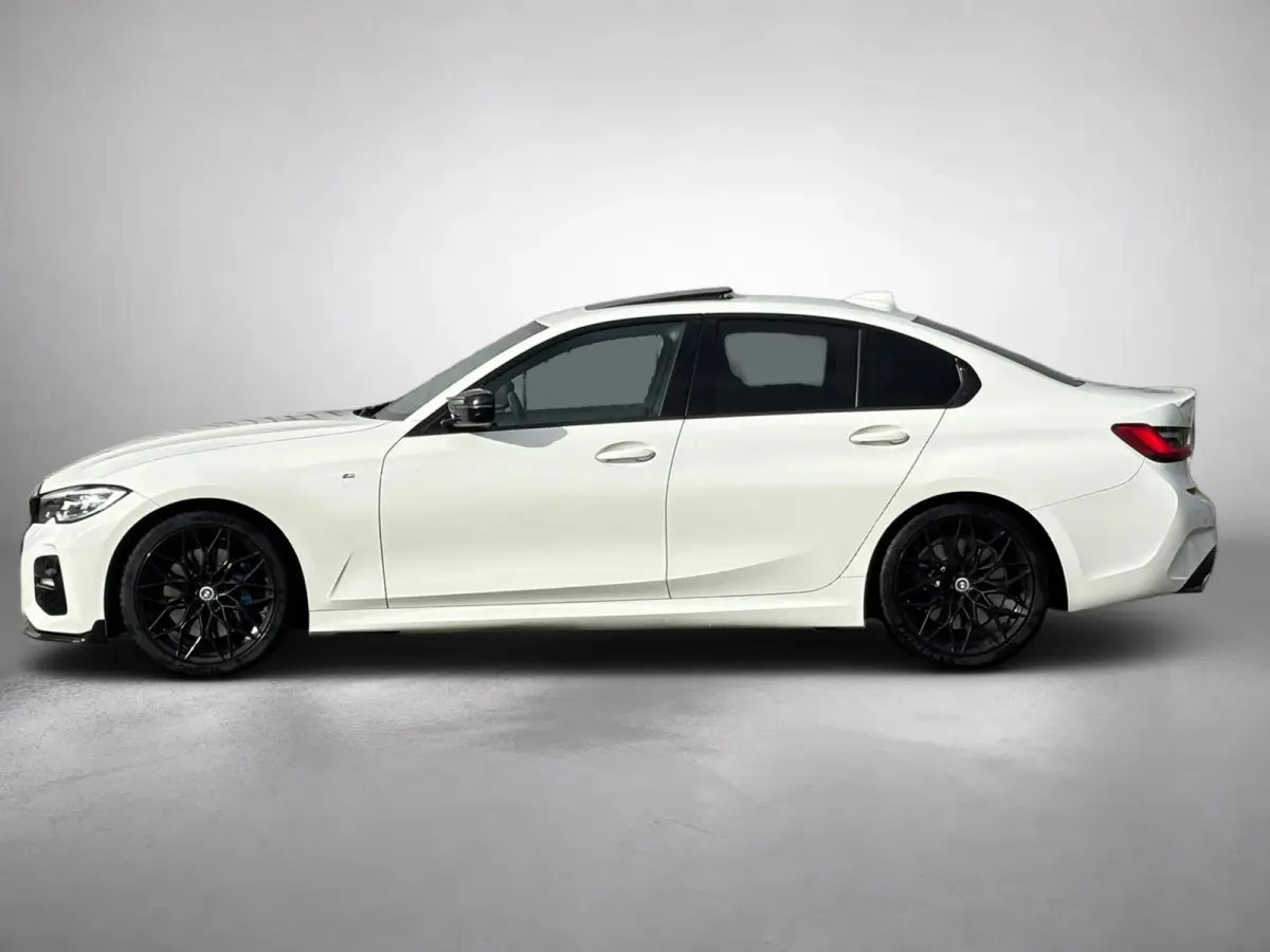 330i High Executive Edition M-sport (NL-auto, Dealer OndH, Panorama, Navi, StoelV, Stuur VerW, Etc)