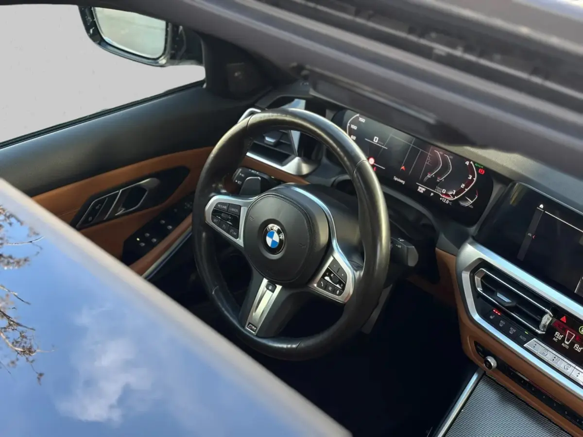 330i High Executive Edition M-sport (NL-auto, Dealer OndH, Panorama, Navi, StoelV, Stuur VerW, Etc)