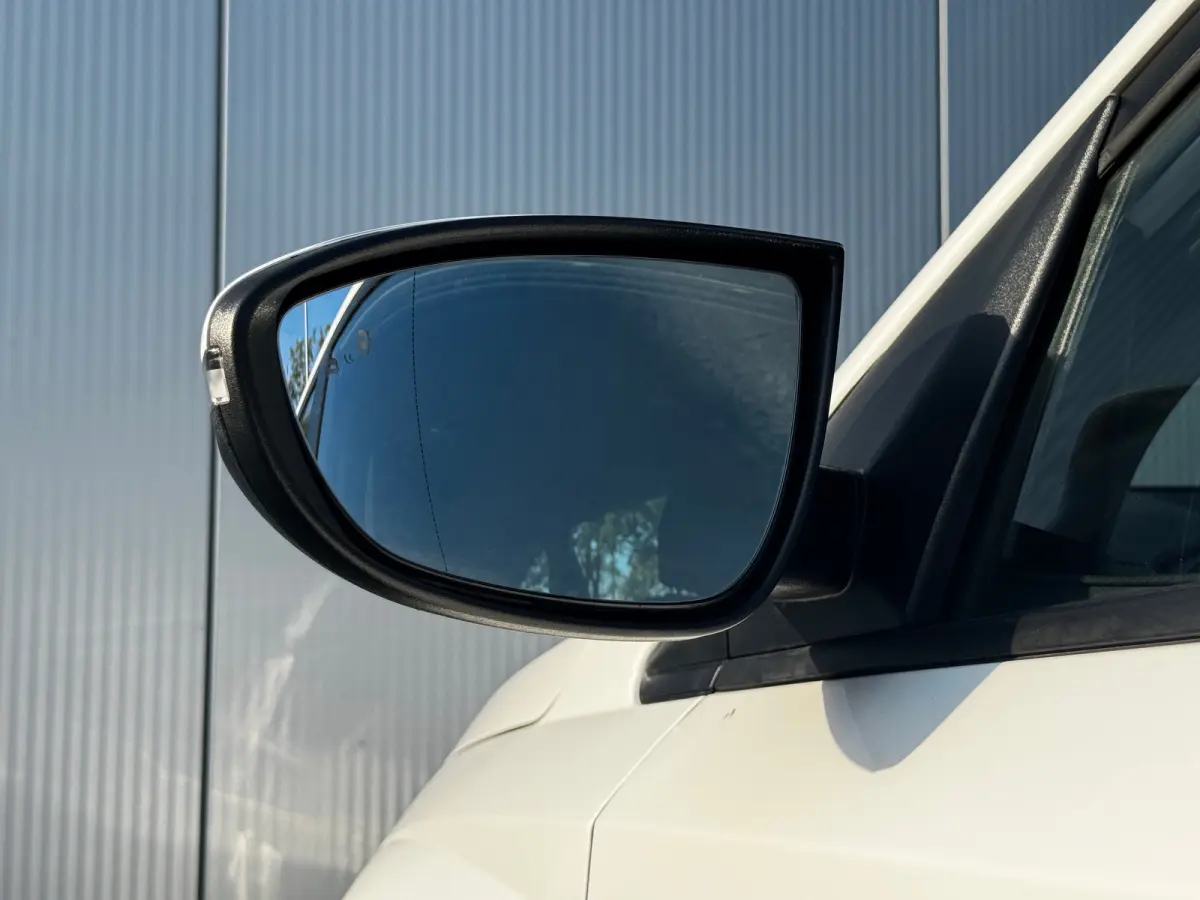 1.2 MPI 84pk Comfort | Airco | Camera | Carplay | Cruise control | Dodehoek detectie | Navigatie | Parkeersensoren | Digitaal cockpit | Lichtmetalen velgen