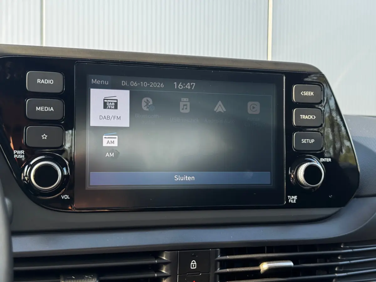 1.2 MPI 84pk Comfort | Airco | Camera | Carplay | Cruise control | Dodehoek detectie | Navigatie | Parkeersensoren | Digitaal cockpit | Lichtmetalen velgen