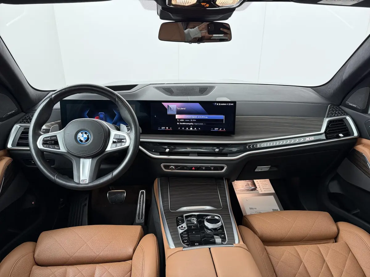 xDrive50e | M-Sportpakket | LED | HUD | Schuifdak | Trekhaak | Comfortzetels | DAB | Harman-kardon sound | Alu 22 inch
