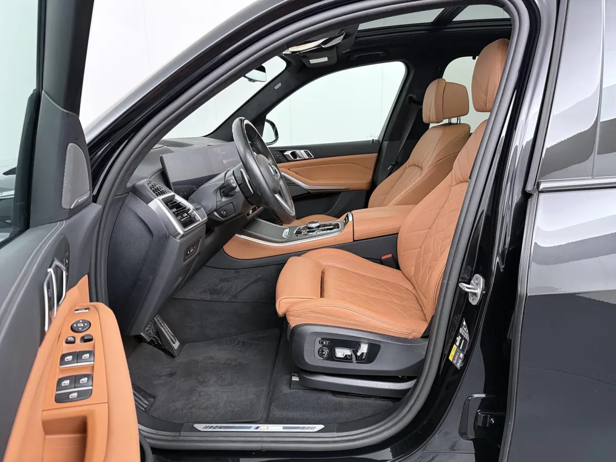 xDrive50e | M-Sportpakket | LED | HUD | Schuifdak | Trekhaak | Comfortzetels | DAB | Harman-kardon sound | Alu 22 inch