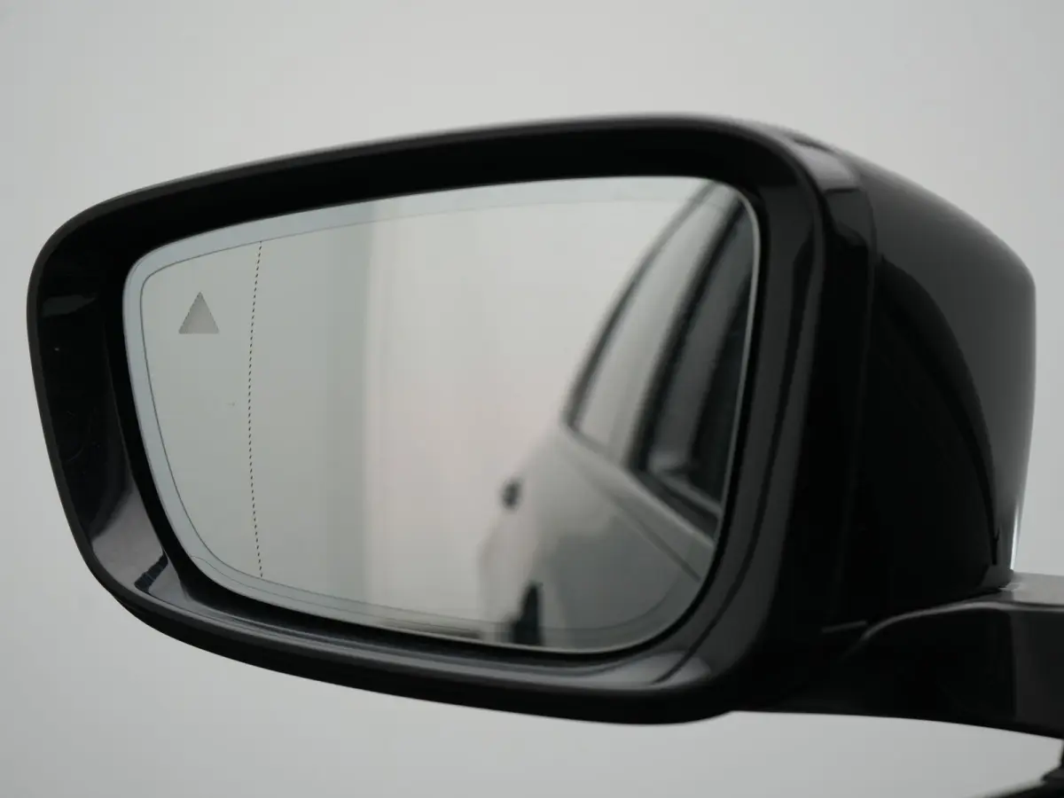 330e xDrive Sportline PHEV 293pk Dealer O.H | SOH 87,9% | Trekhaak Af Fabriek | Camera | Lederen Sportstoelen Verwarmd | Apple Carplay | Sfeerverlichting | Navigatie | Virtual | Cruise Contr
