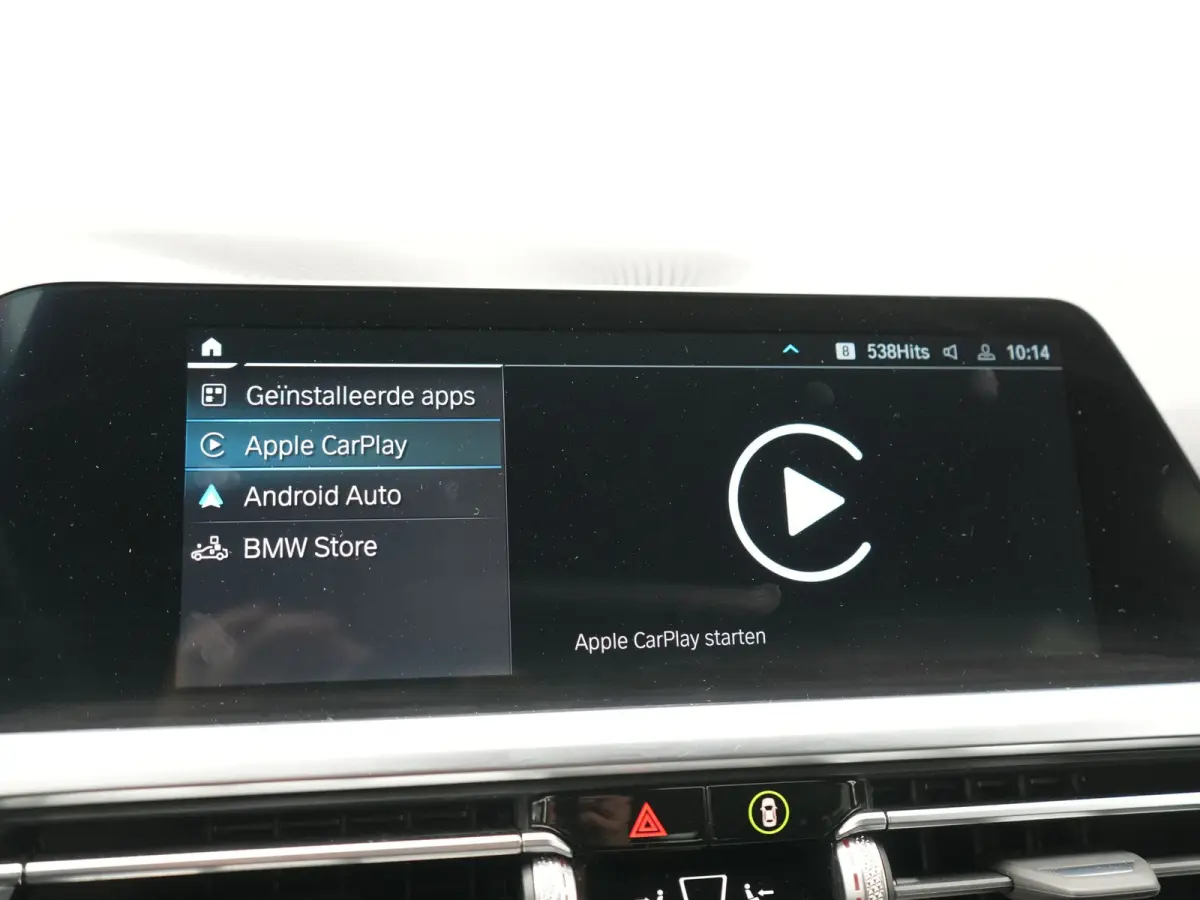 330e xDrive Sportline PHEV 293pk Dealer O.H | SOH 87,9% | Trekhaak Af Fabriek | Camera | Lederen Sportstoelen Verwarmd | Apple Carplay | Sfeerverlichting | Navigatie | Virtual | Cruise Contr