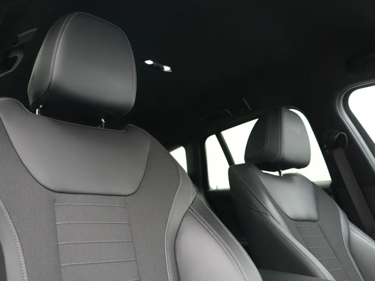 330e xDrive Sportline PHEV 293pk Dealer O.H | SOH 87,9% | Trekhaak Af Fabriek | Camera | Lederen Sportstoelen Verwarmd | Apple Carplay | Sfeerverlichting | Navigatie | Virtual | Cruise Contr