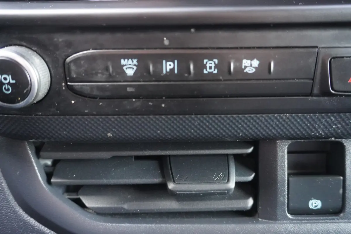 320 2.0 TDCI 170pk L2H1 Trend Nr. V077 | Adaptive Cruise / Navi /Camera /Schuifdeur L+R