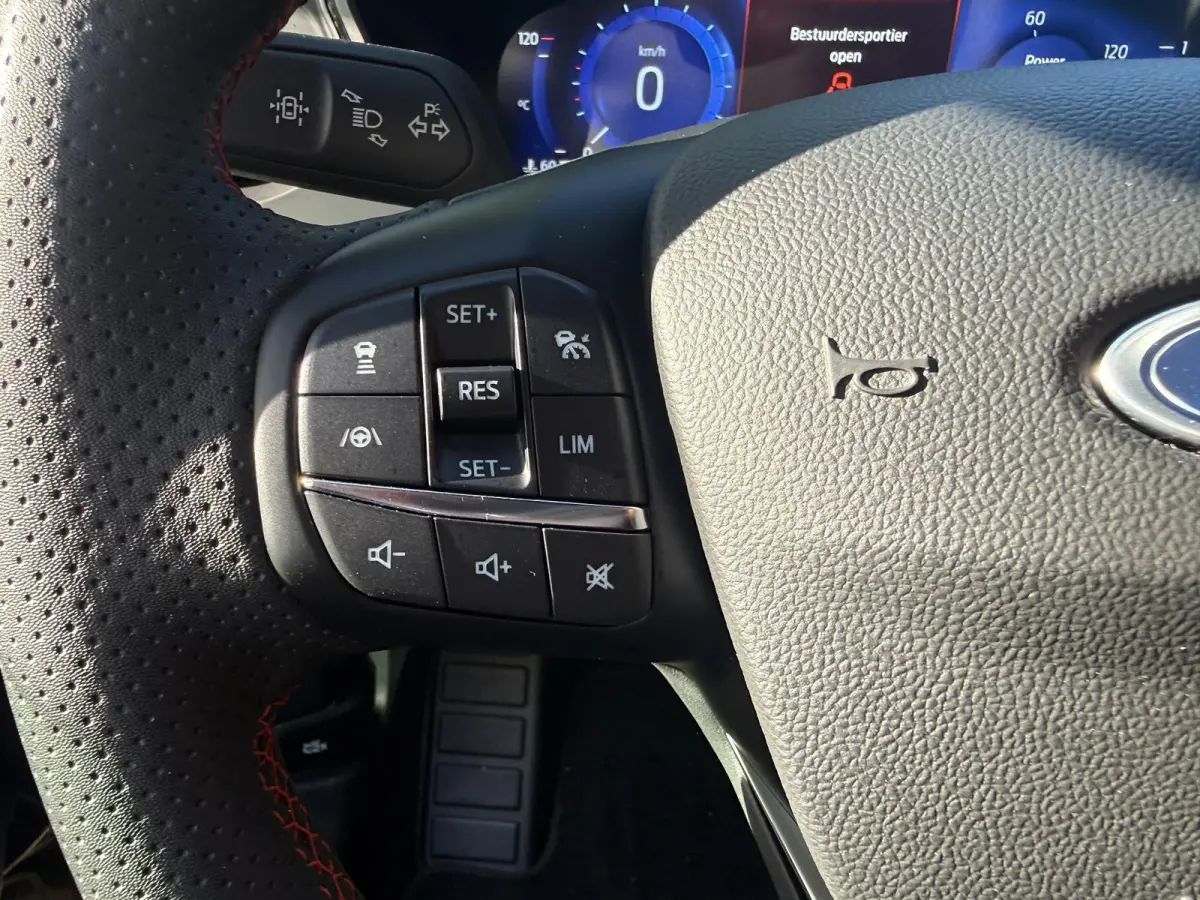 2.5 PHEV ST-Line X | Climate control | PDC + Camera | LM Velgen | Apple Carplay/Android Auto |
