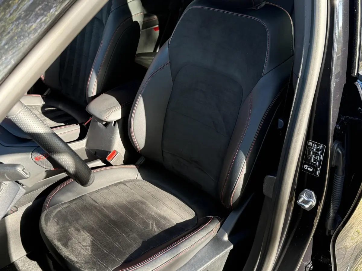 2.5 PHEV ST-Line X | Climate control | PDC + Camera | LM Velgen | Apple Carplay/Android Auto |