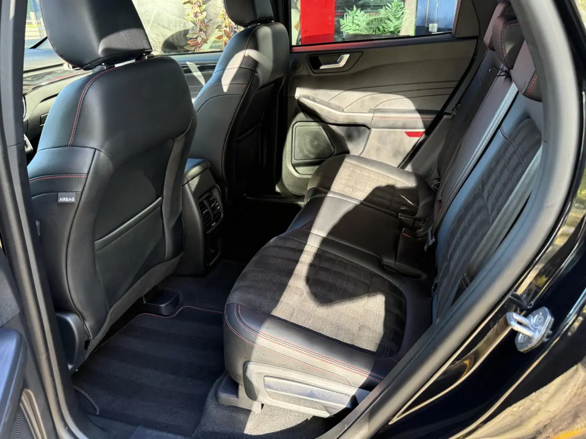 2.5 PHEV ST-Line X | Climate control | PDC + Camera | LM Velgen | Apple Carplay/Android Auto |