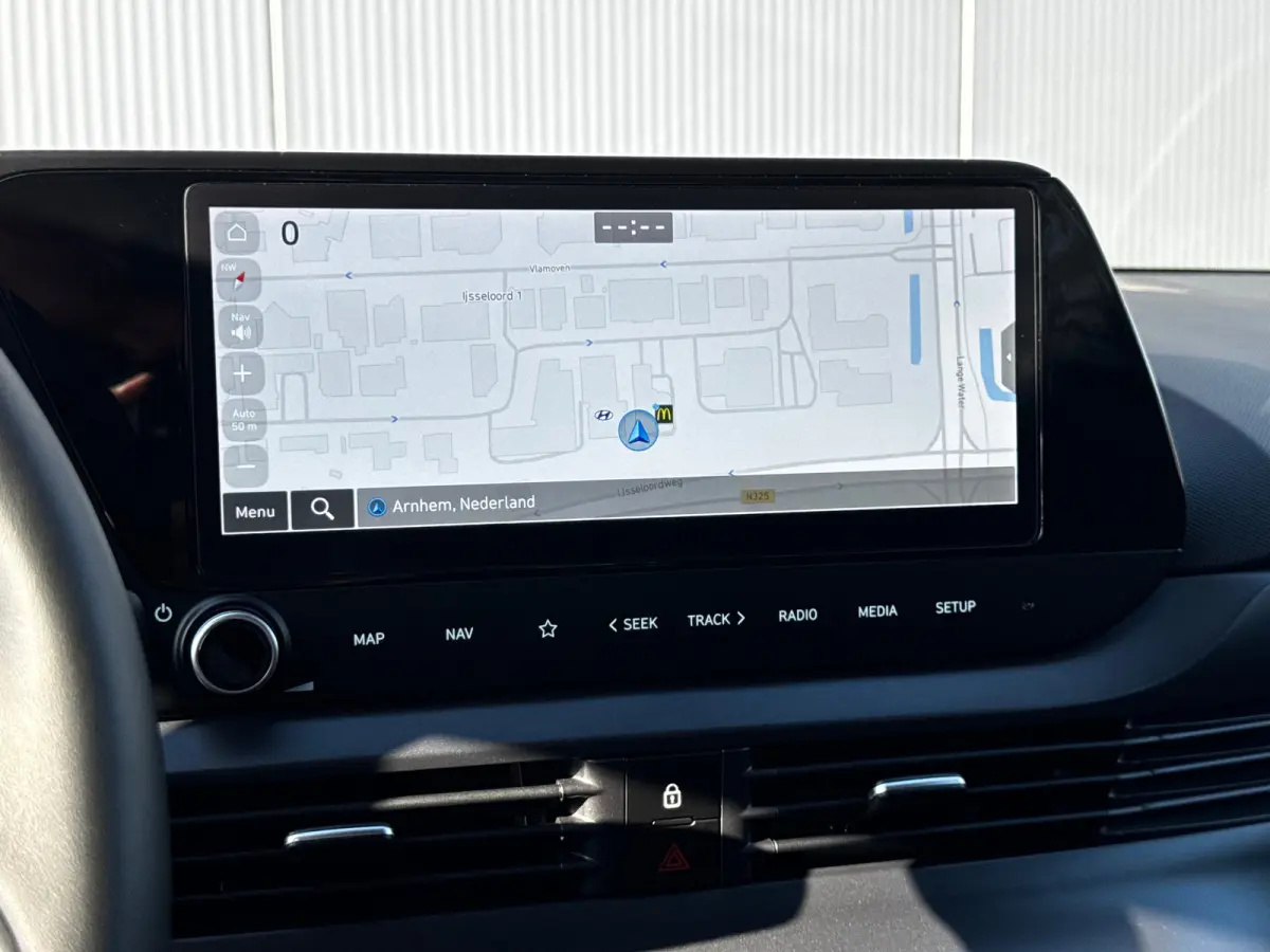 1.0 T-GDI 100pk Premium | Carplay | Climate control | Cruise control | Stoel/stuurverwarming | Camera | Parkeersensoren | DAB | Premium Audio | Lichtmetalen velgen | Navigatie