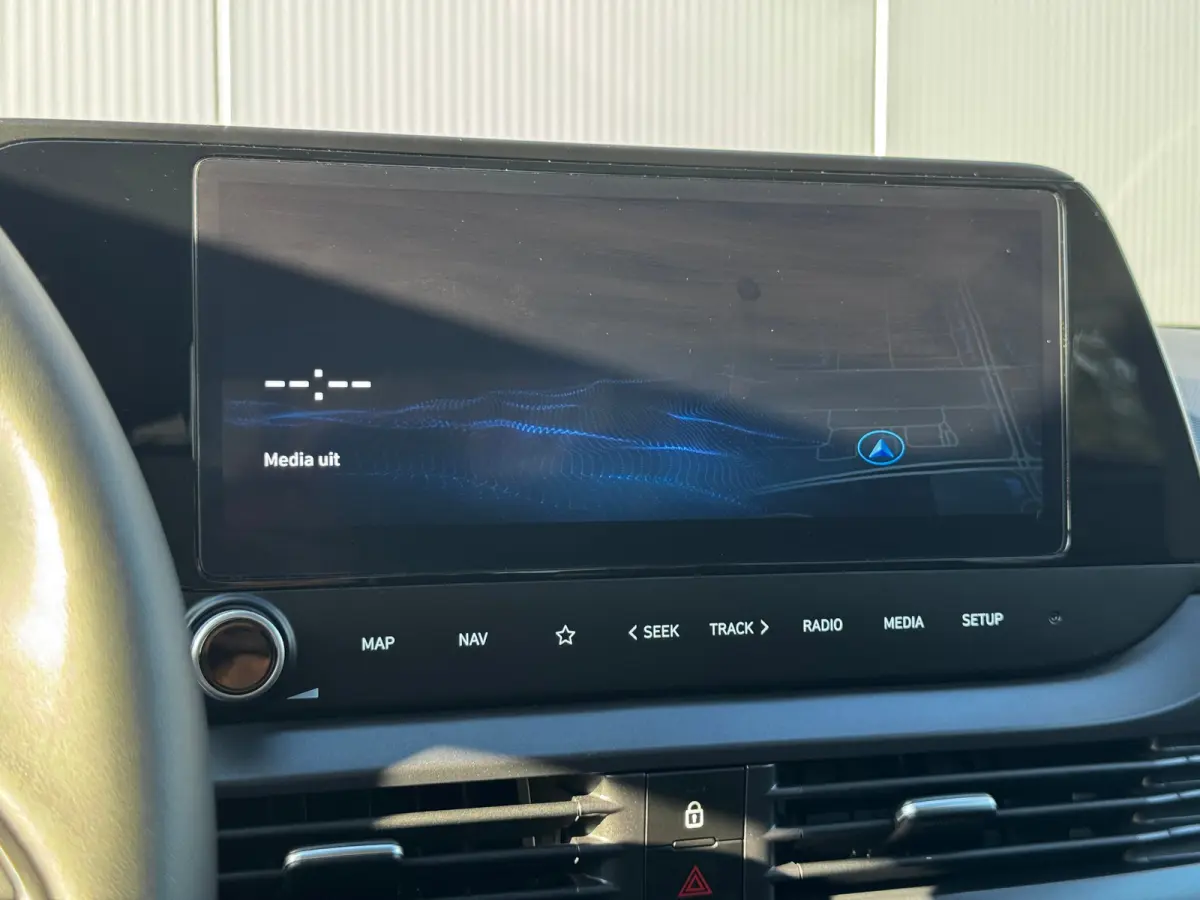 1.0 T-GDI 100pk Premium | Carplay | Climate control | Cruise control | Stoel/stuurverwarming | Camera | Parkeersensoren | DAB | Premium Audio | Lichtmetalen velgen | Navigatie