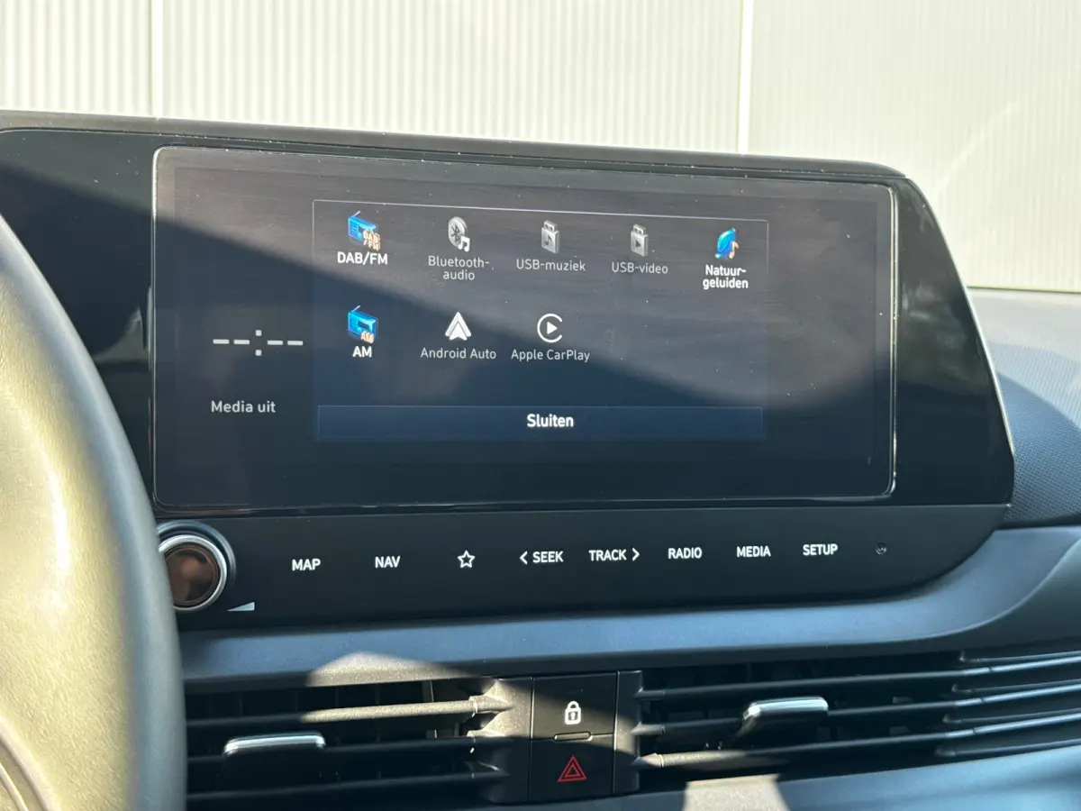 1.0 T-GDI 100pk Premium | Carplay | Climate control | Cruise control | Stoel/stuurverwarming | Camera | Parkeersensoren | DAB | Premium Audio | Lichtmetalen velgen | Navigatie