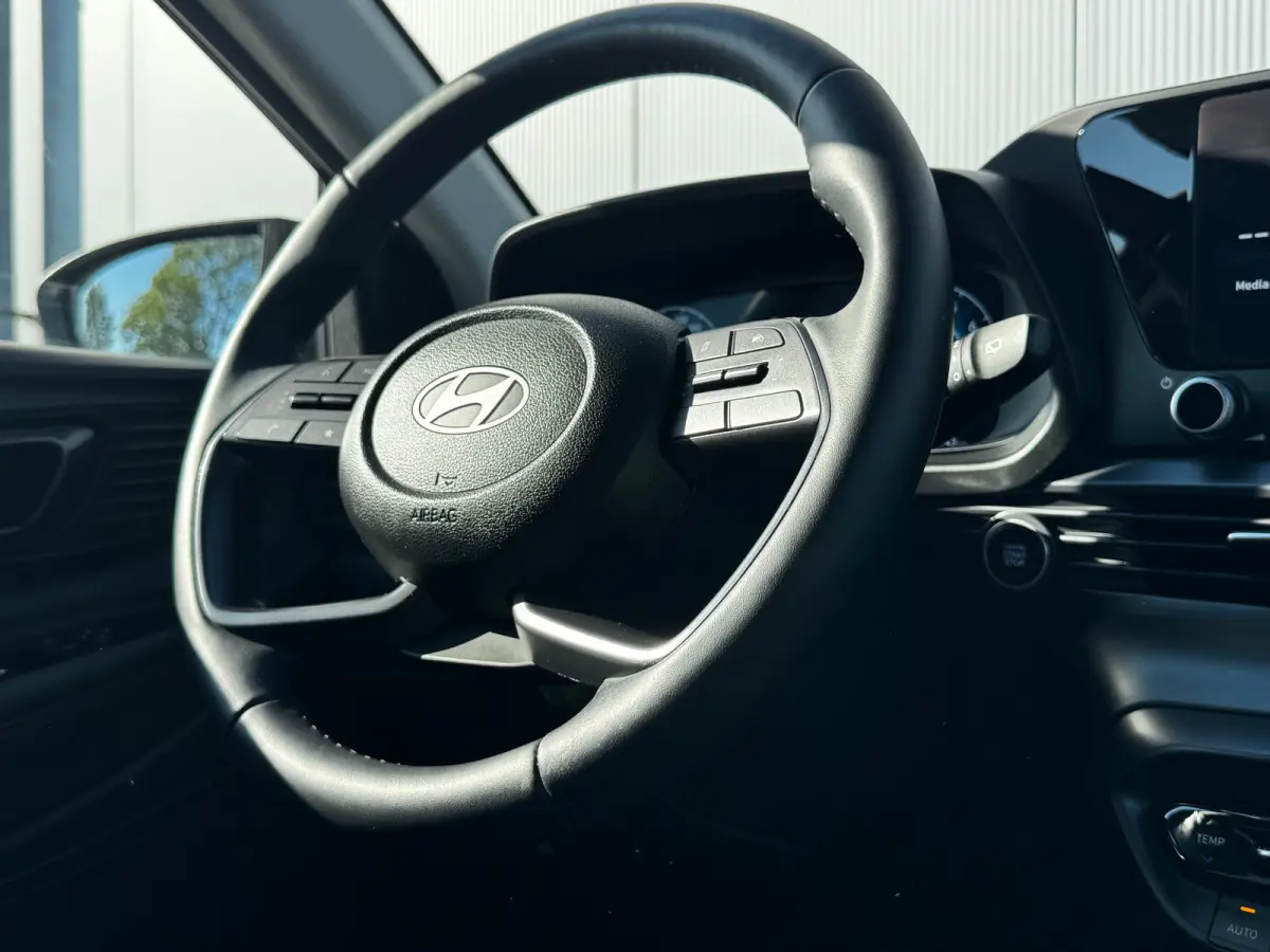 1.0 T-GDI 100pk Premium | Carplay | Climate control | Cruise control | Stoel/stuurverwarming | Camera | Parkeersensoren | DAB | Premium Audio | Lichtmetalen velgen | Navigatie