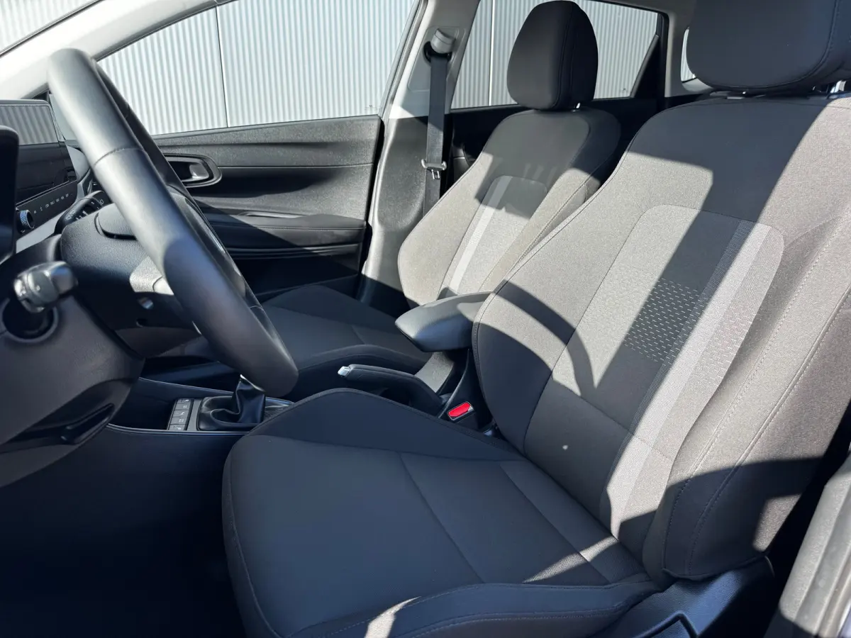 1.0 T-GDI 100pk Premium | Carplay | Climate control | Cruise control | Stoel/stuurverwarming | Camera | Parkeersensoren | DAB | Premium Audio | Lichtmetalen velgen | Navigatie