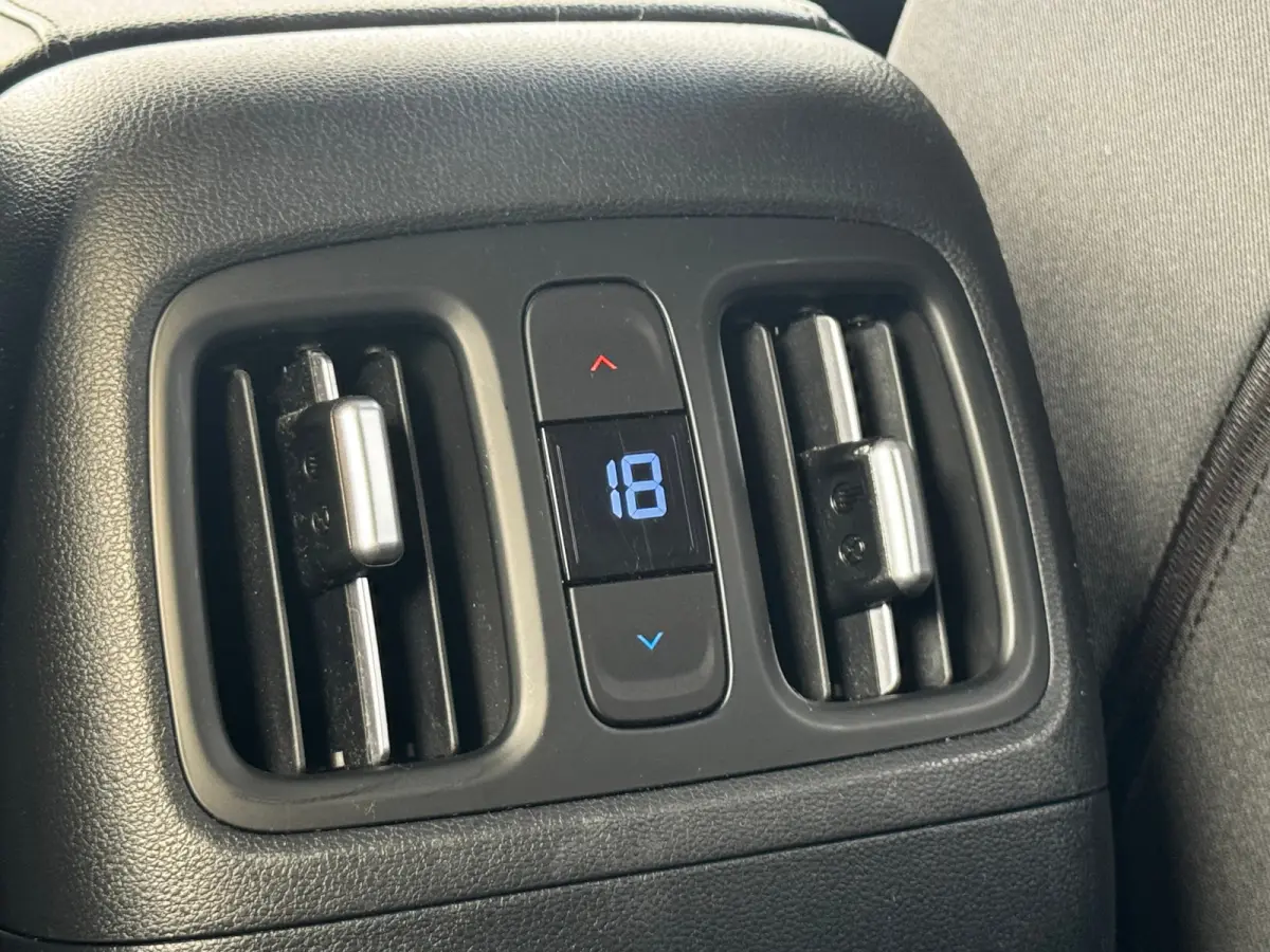 1.6 T-GDI 265pk PHEV Comfort Smart 4WD | Climate | Camera | Carplay | Keyless | Navigatie | Full - Led | Elek. Klep | Winterpakket | 19" Lichtmetaal | Krell Audio | Digitale Cockpit | Parkee
