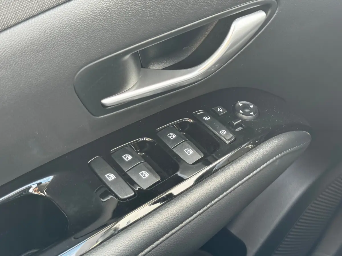 1.6 T-GDI 265pk PHEV Comfort Smart 4WD | Climate | Camera | Carplay | Keyless | Navigatie | Full - Led | Elek. Klep | Winterpakket | 19" Lichtmetaal | Krell Audio | Digitale Cockpit | Parkee
