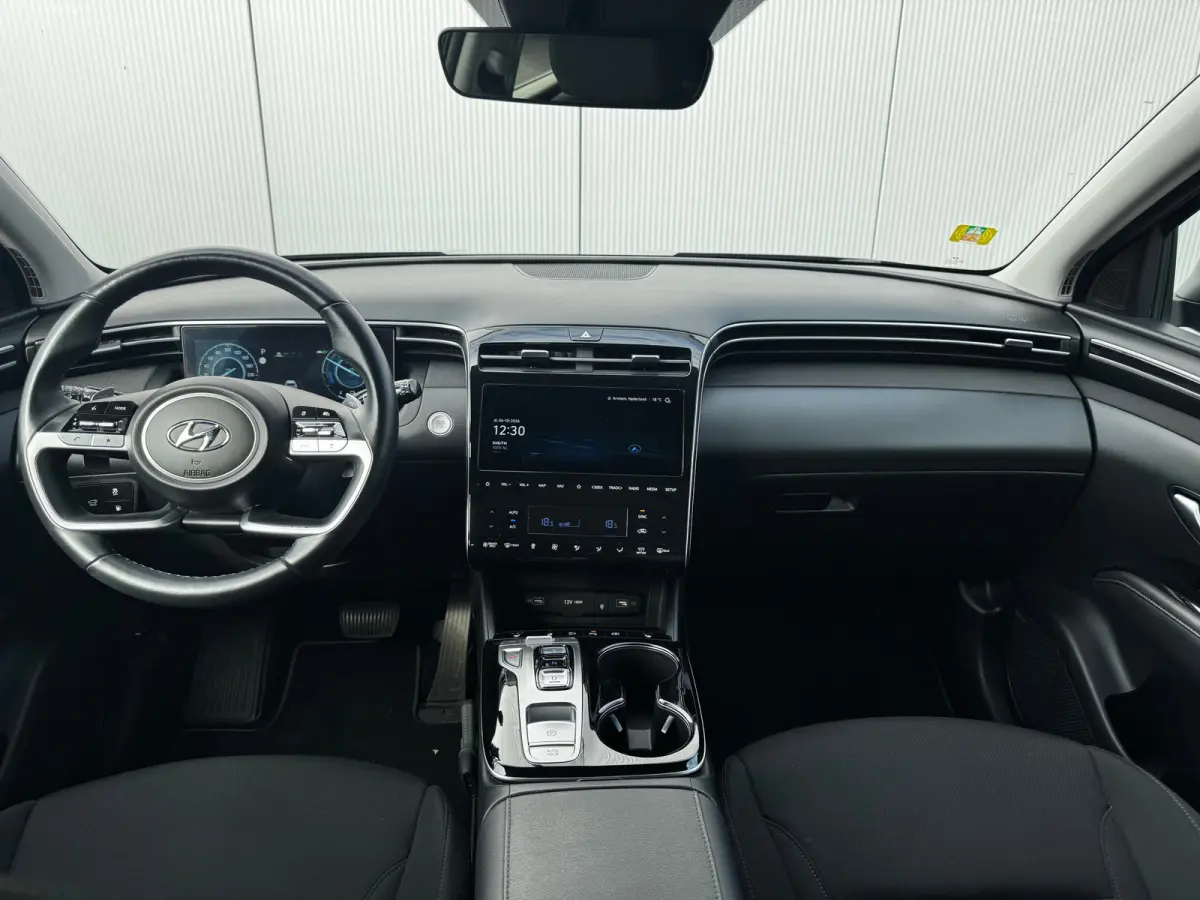 1.6 T-GDI 265pk PHEV Comfort Smart 4WD | Climate | Camera | Carplay | Keyless | Navigatie | Full - Led | Elek. Klep | Winterpakket | 19" Lichtmetaal | Krell Audio | Digitale Cockpit | Parkee
