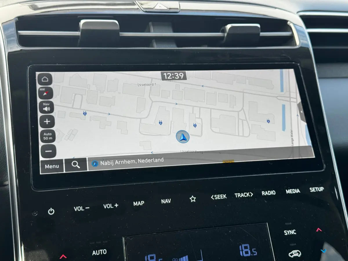 1.6 T-GDI 265pk PHEV Comfort Smart 4WD | Climate | Camera | Carplay | Keyless | Navigatie | Full - Led | Elek. Klep | Winterpakket | 19" Lichtmetaal | Krell Audio | Digitale Cockpit | Parkee