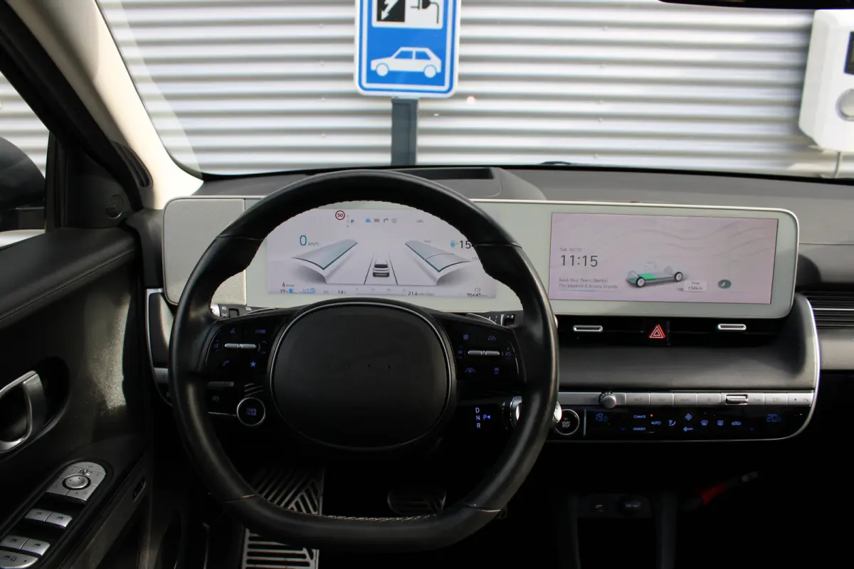 Lounge AWD 73kWh | Afneembare Trekhaak | Airco (automatisch) | Audio installatie premium