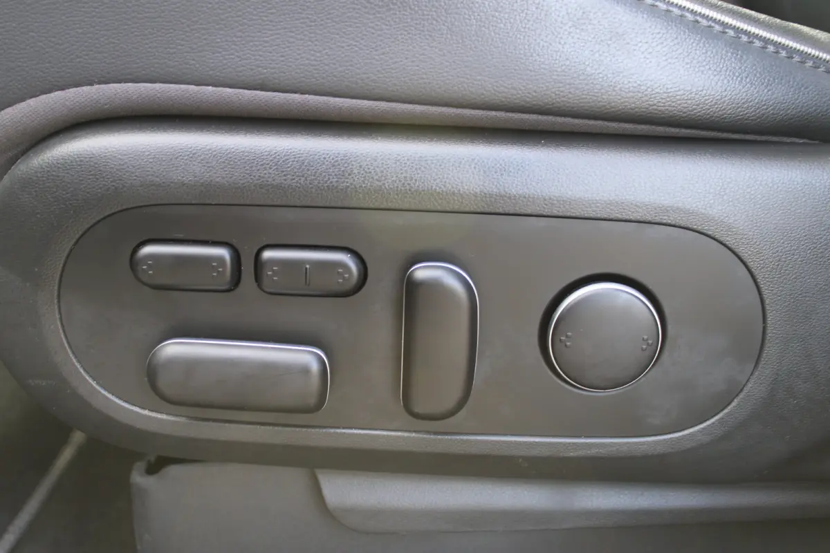 Lounge AWD 73kWh | Afneembare Trekhaak | Airco (automatisch) | Audio installatie premium