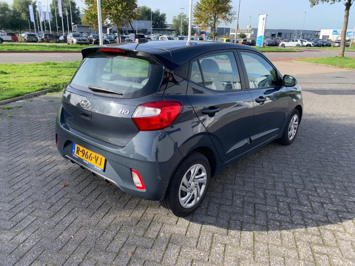 1.0 Premium l Camera l Automatische Airco l Parkeersensoren l Navigatie l Elektr. Pakket l