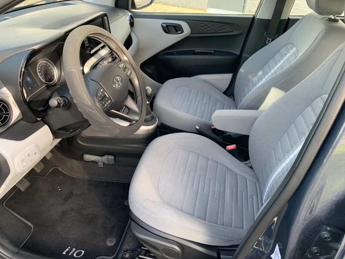 1.0 Premium l Camera l Automatische Airco l Parkeersensoren l Navigatie l Elektr. Pakket l
