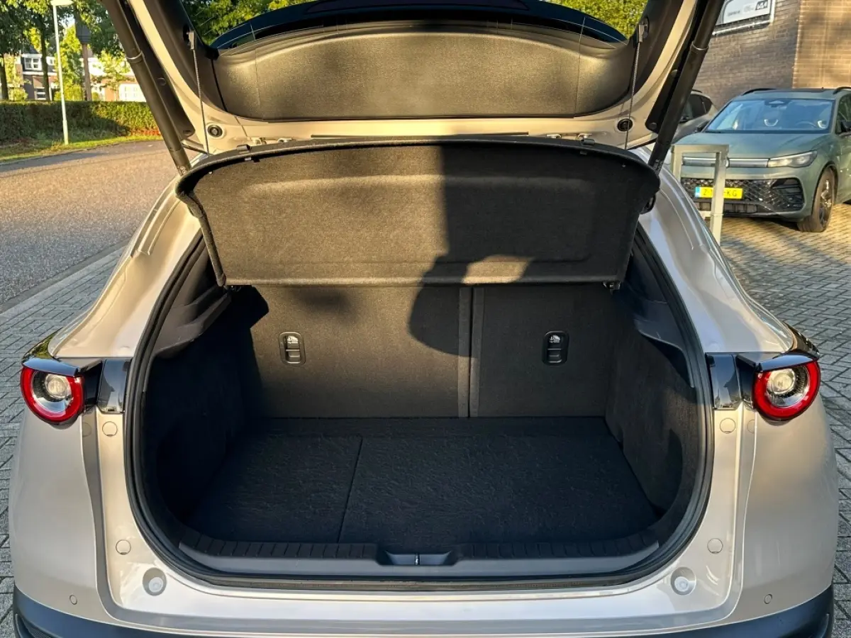 2.0 e-SkyActiv I Camera I Trekhaak I Navi I Nieuwstaat!