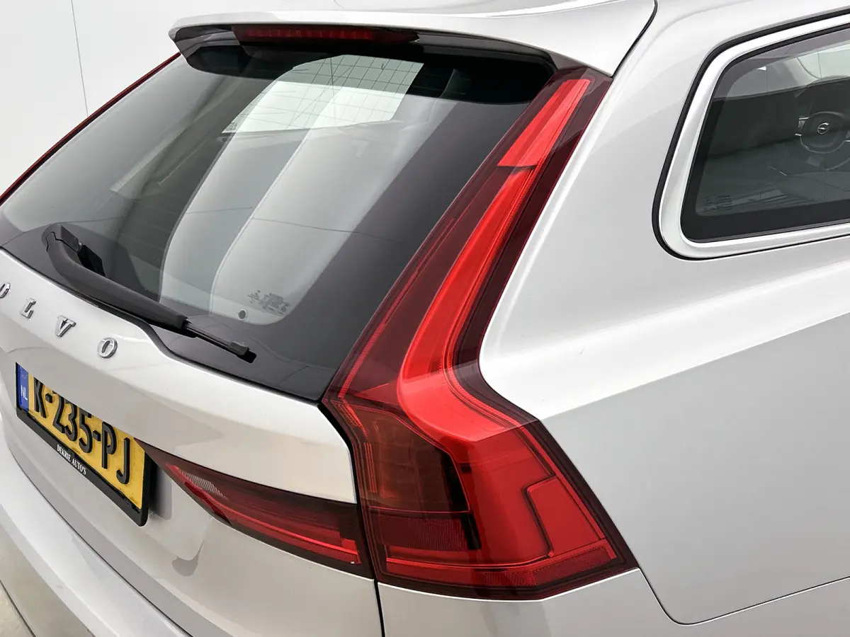 2.0 T8 AWD Inscription SOH 81% / Panorama dak / Adap-Cruise / leder int. / Head-up / stoelkoeling-verw. / Navigatie / / Apk 11-2026