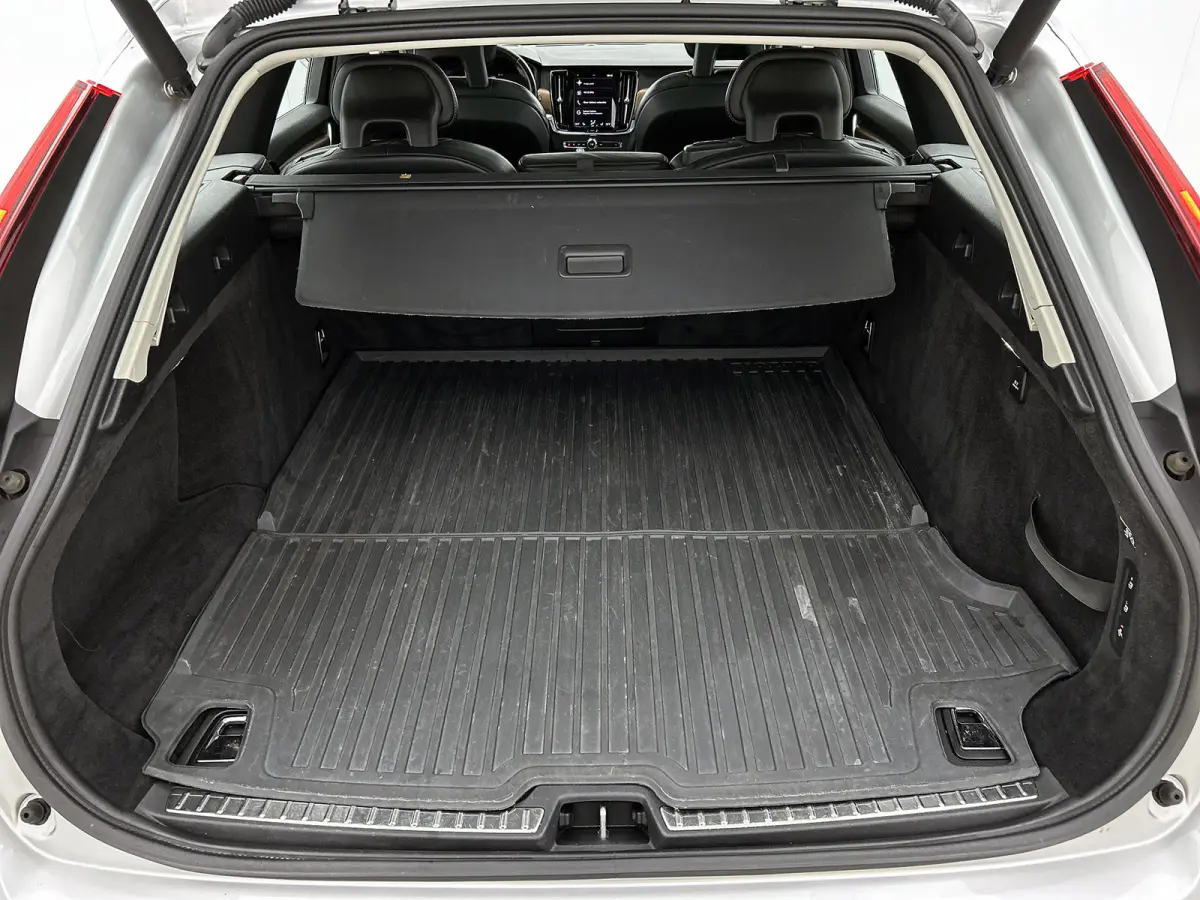 2.0 T8 AWD Inscription SOH 81% / Panorama dak / Adap-Cruise / leder int. / Head-up / stoelkoeling-verw. / Navigatie / / Apk 11-2026