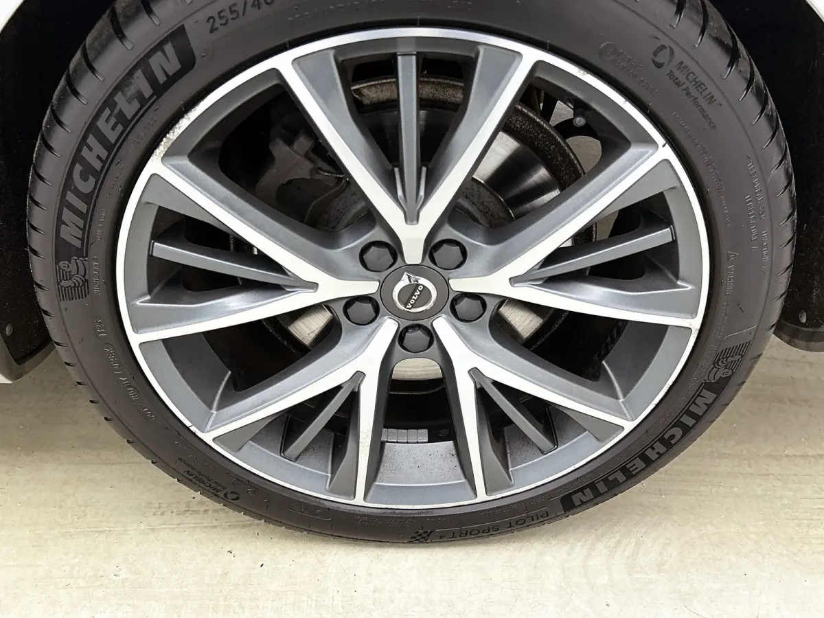 2.0 T8 AWD Inscription SOH 81% / Panorama dak / Adap-Cruise / leder int. / Head-up / stoelkoeling-verw. / Navigatie / / Apk 11-2026