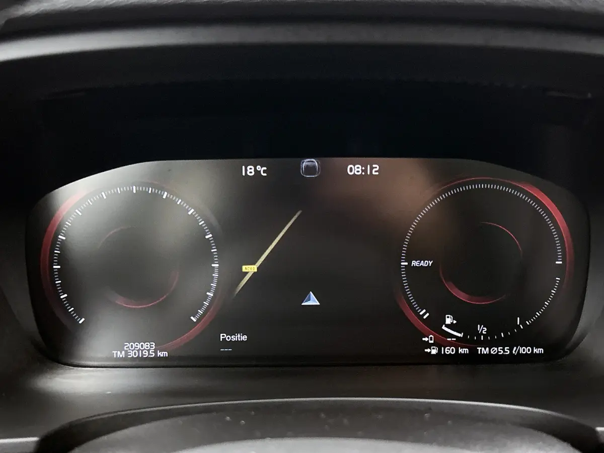 2.0 T8 AWD Inscription SOH 81% / Panorama dak / Adap-Cruise / leder int. / Head-up / stoelkoeling-verw. / Navigatie / / Apk 11-2026