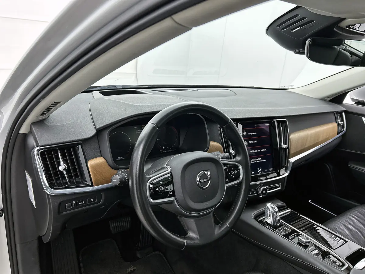 2.0 T8 AWD Inscription SOH 81% / Panorama dak / Adap-Cruise / leder int. / Head-up / stoelkoeling-verw. / Navigatie / / Apk 11-2026