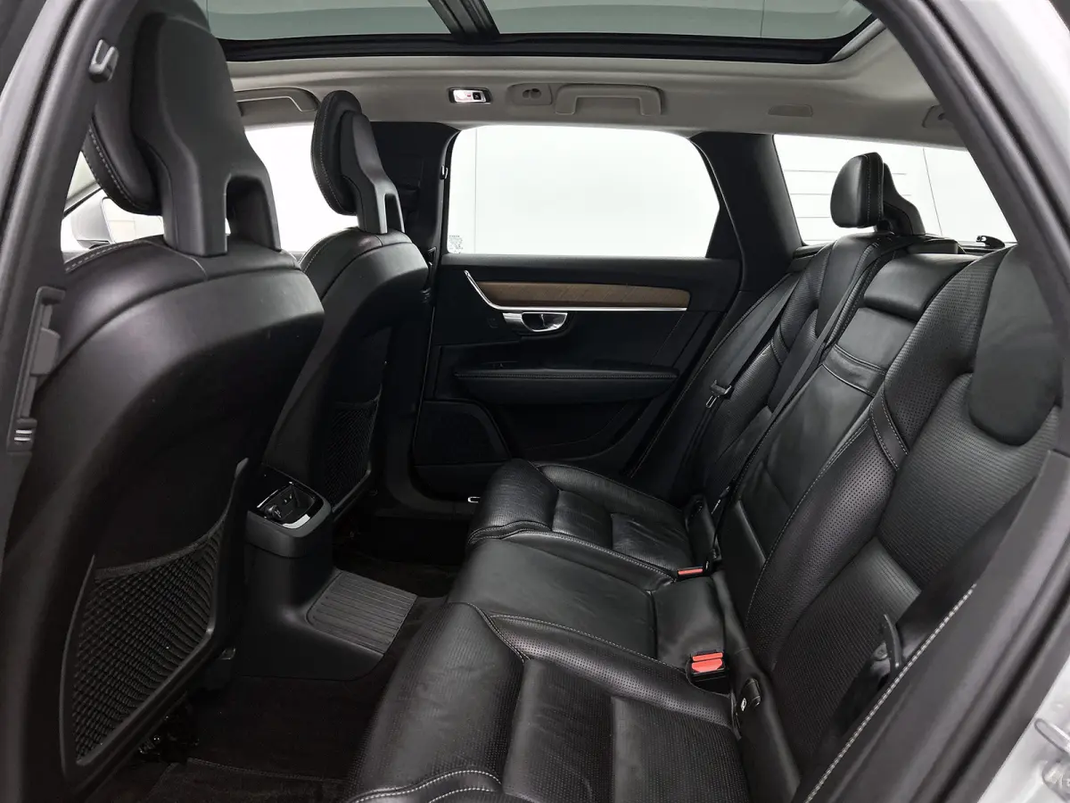 2.0 T8 AWD Inscription SOH 81% / Panorama dak / Adap-Cruise / leder int. / Head-up / stoelkoeling-verw. / Navigatie / / Apk 11-2026