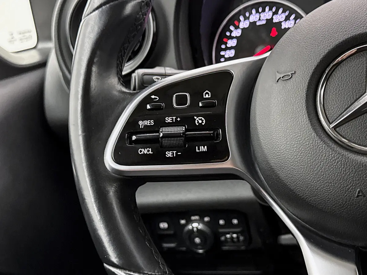 110 CDI L1 Pro Automaat Carplay Stoelverwarming Trekhaak Cruise control