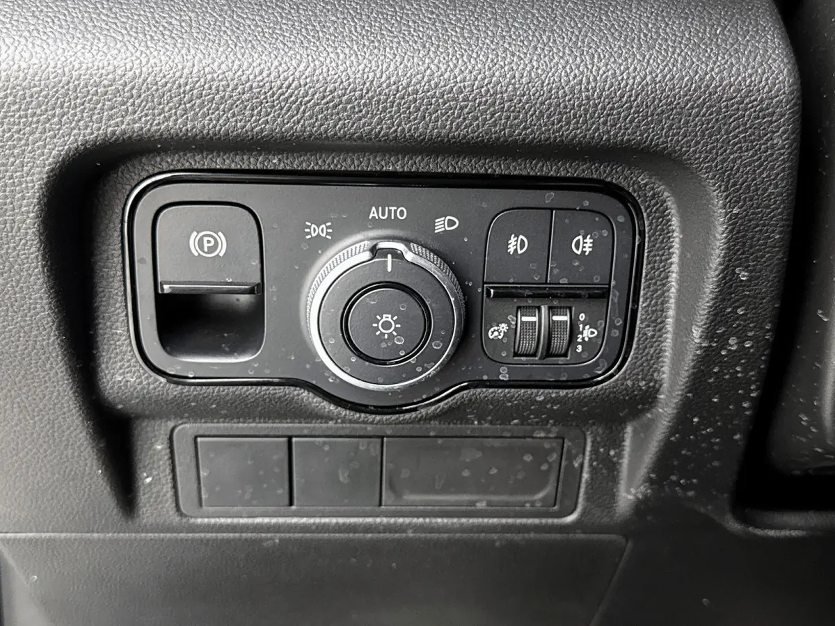 110 CDI L1 Pro Automaat Carplay Stoelverwarming Trekhaak Cruise control