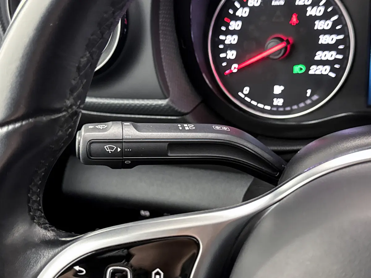 110 CDI L1 Pro Automaat Carplay Stoelverwarming Trekhaak Cruise control