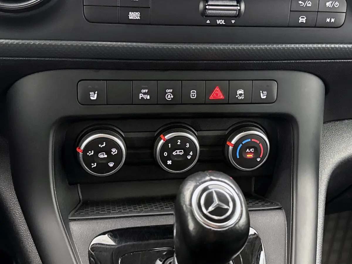 110 CDI L1 Pro Automaat Carplay Stoelverwarming Trekhaak Cruise control