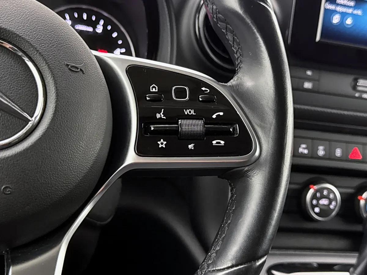 110 CDI L1 Pro Automaat Carplay Stoelverwarming Trekhaak Cruise control