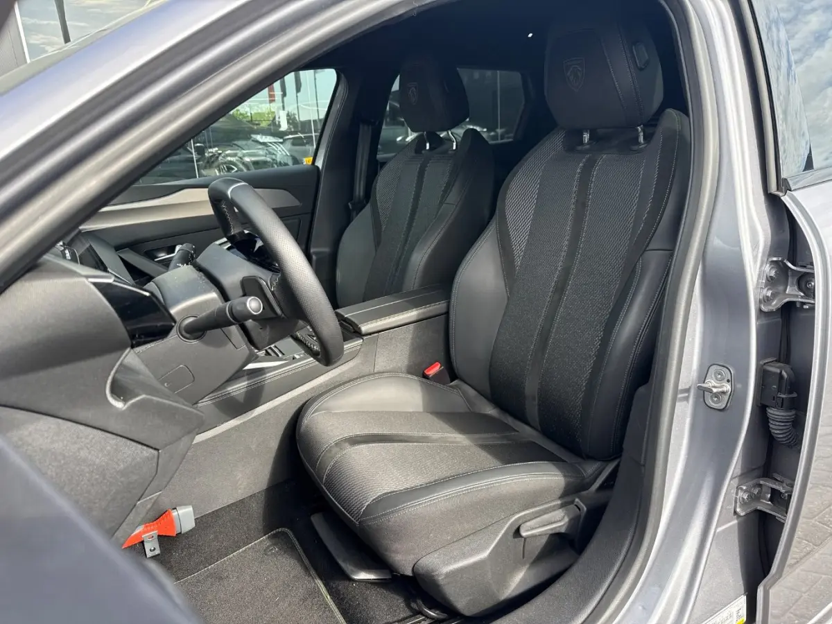 1.2 PureTech GT Automaat | Carplay | Trekhaak Afneembaar | 360* Graden Camera | PDC V+A | Keyless | Dodehoekbewaking | Origineel NL!