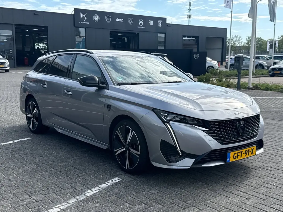 1.2 PureTech GT Automaat | Carplay | Trekhaak Afneembaar | 360* Graden Camera | PDC V+A | Keyless | Dodehoekbewaking | Origineel NL!