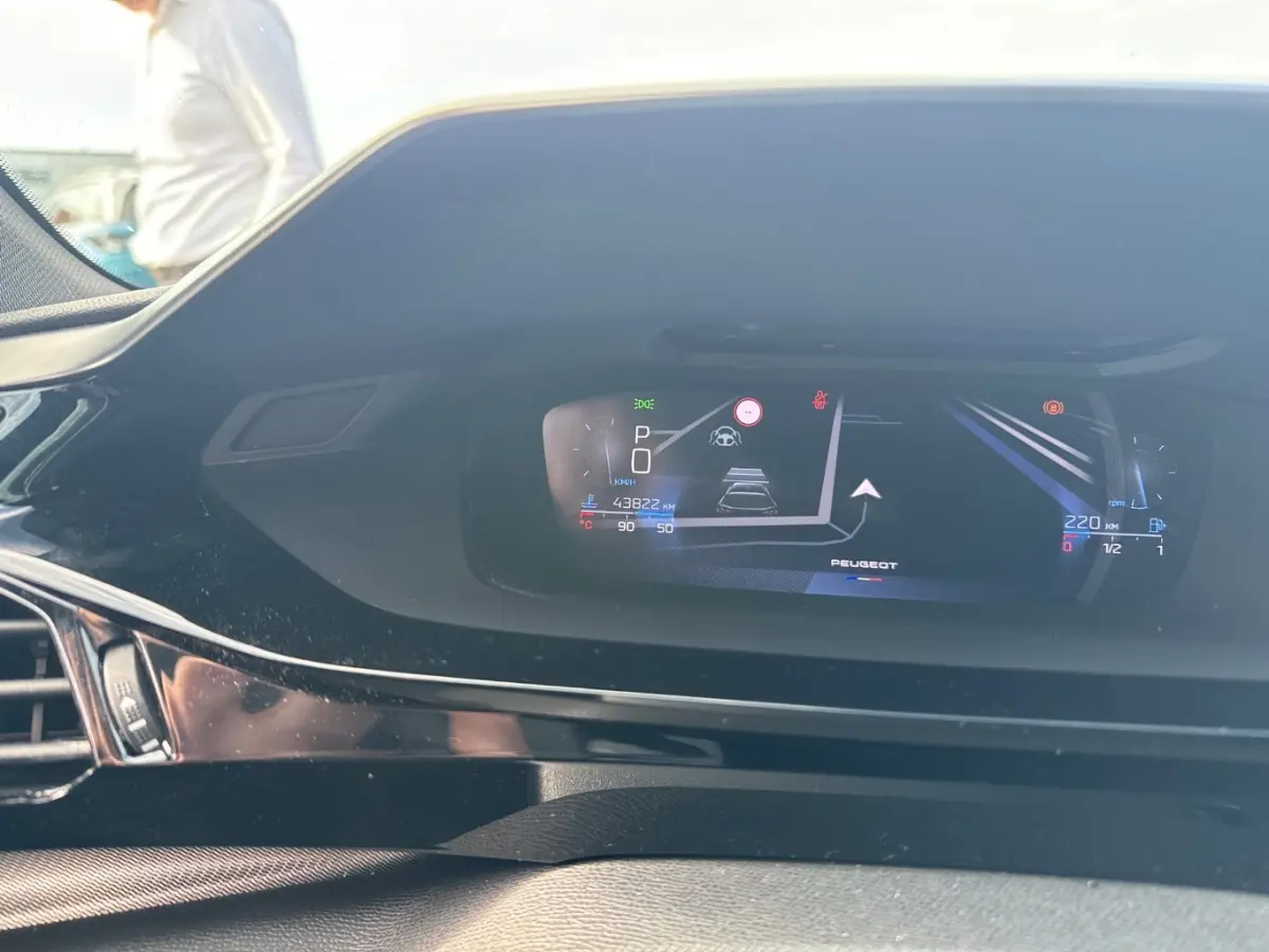 1.2 PureTech GT Automaat | Carplay | Trekhaak Afneembaar | 360* Graden Camera | PDC V+A | Keyless | Dodehoekbewaking | Origineel NL!