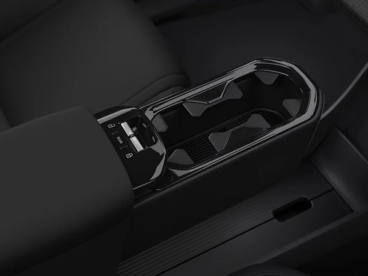 P5 Long Range Plus Black Edition Europa 69 kWh | Elektrisch Verstelbare Soelen | Op Voorraad | Harman/Kardon | Stoelverwarming |