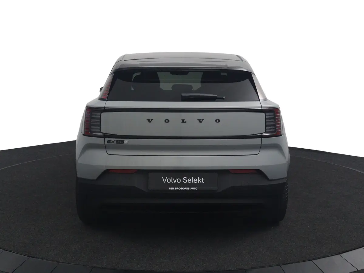 P5 Long Range Plus Black Edition Europa 69 kWh | Elektrisch Verstelbare Soelen | Op Voorraad | Harman/Kardon | Stoelverwarming |