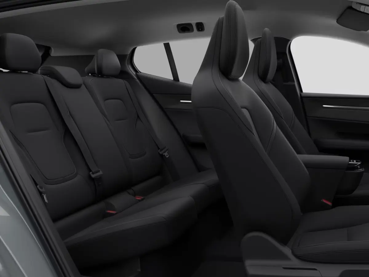 P5 Long Range Plus Black Edition Europa 69 kWh | Elektrisch Verstelbare Soelen | Op Voorraad | Harman/Kardon | Stoelverwarming |