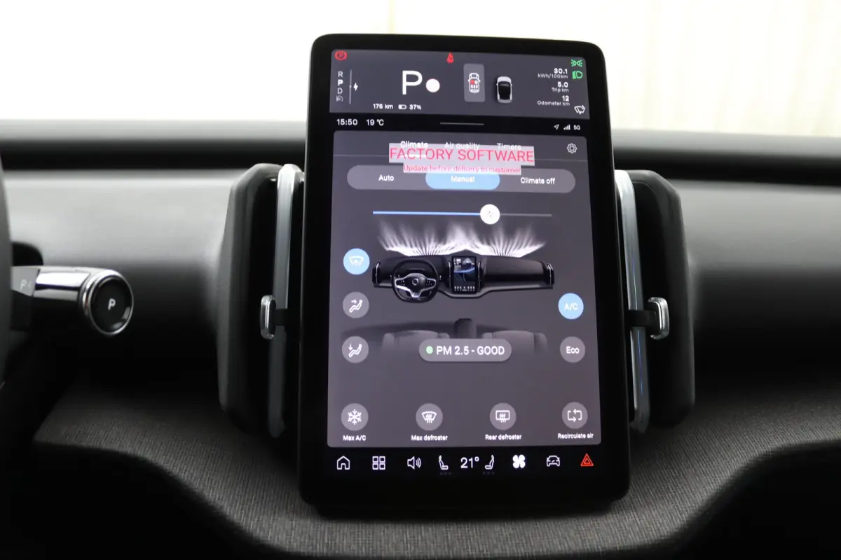 P5 Long Range Plus Black Edition Europa 69 kWh | Elektrisch Verstelbare Soelen | Op Voorraad | Harman/Kardon | Stoelverwarming |